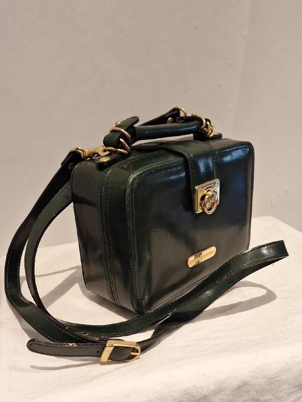 Leather Collection Dark Green  Crossbody Box Bag with Gold Hardware
